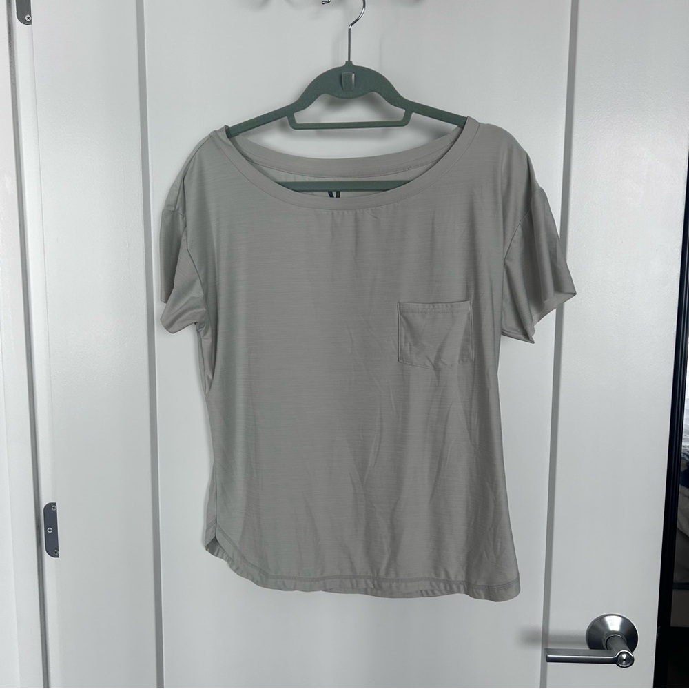 wide neck vuori workout top